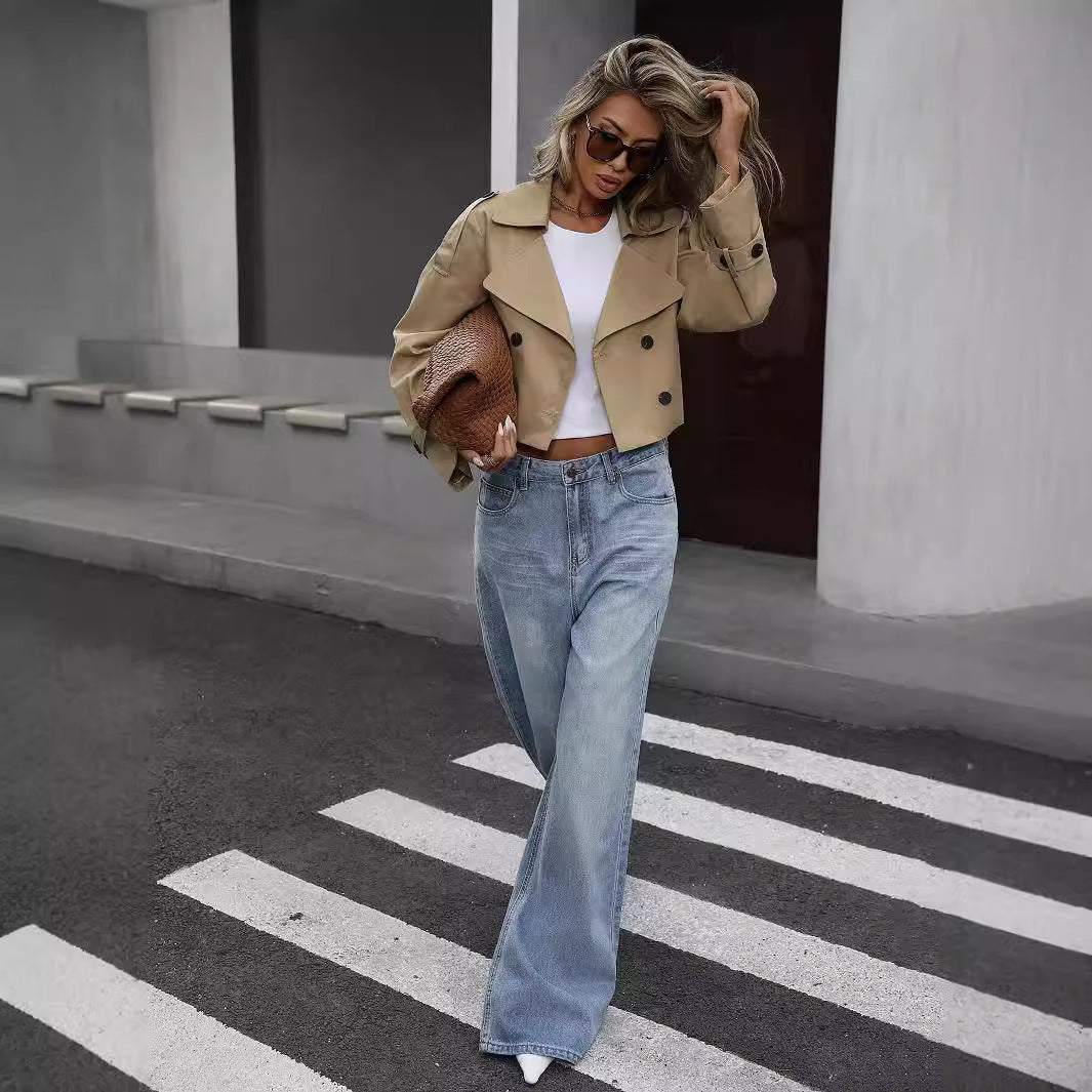 Monyé Korte Trench Coat