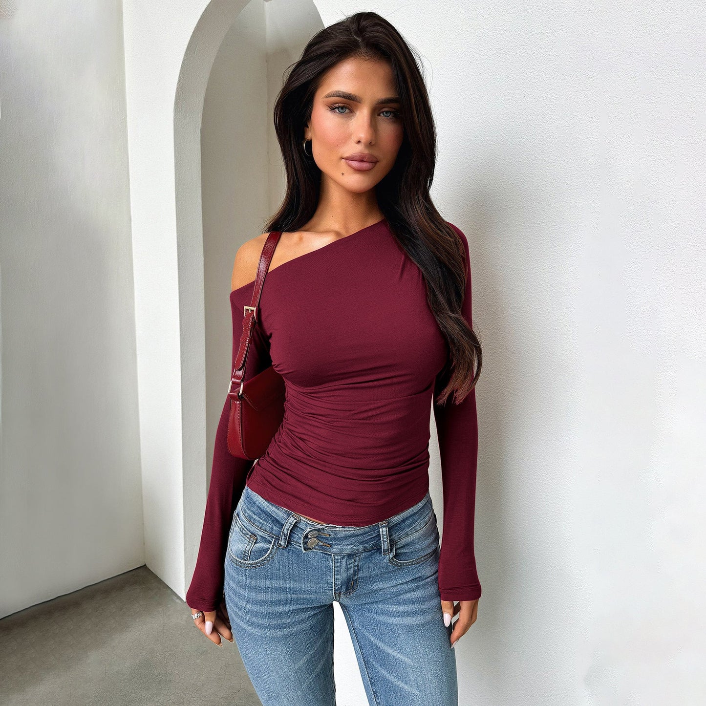 Vivienne Off-Shoulder Top met Elegante Flair