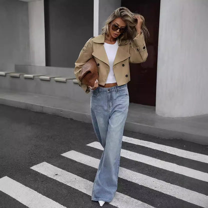 Monyé Korte Trench Coat