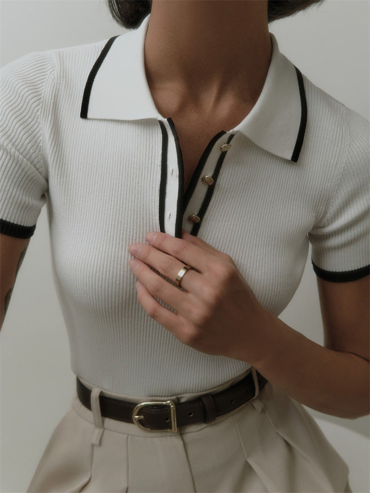 Clea – Gebreide Polo Top met Korte Mouwen