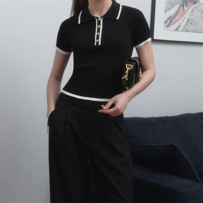 Clea – Gebreide Polo Top met Korte Mouwen