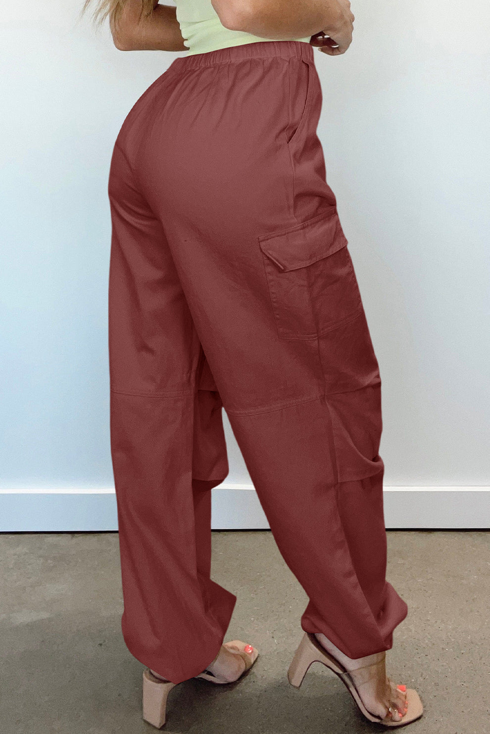 Gizea Uitlopende Cargo Broek in Mineraal Rood