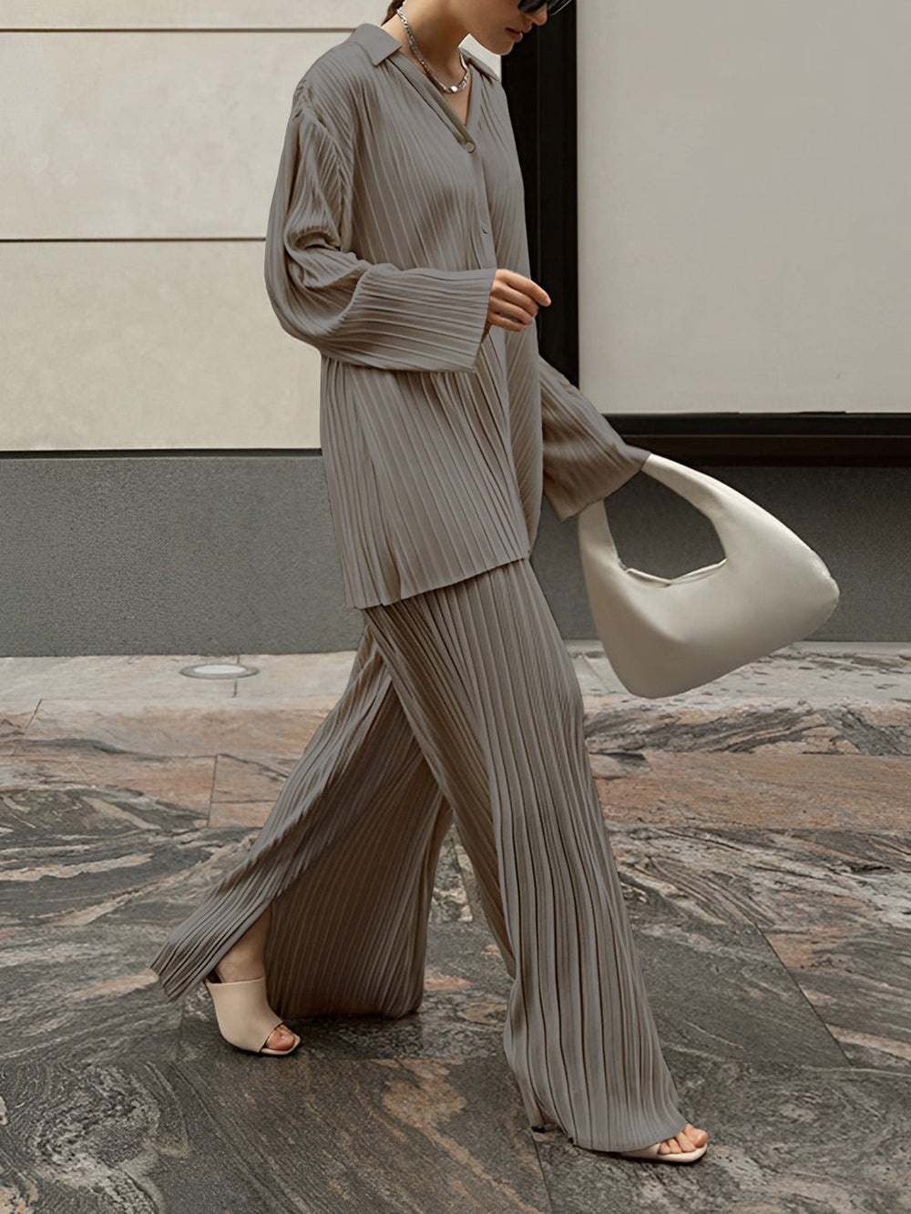 Elvya Geplooide Oversized Set met Zakdetails