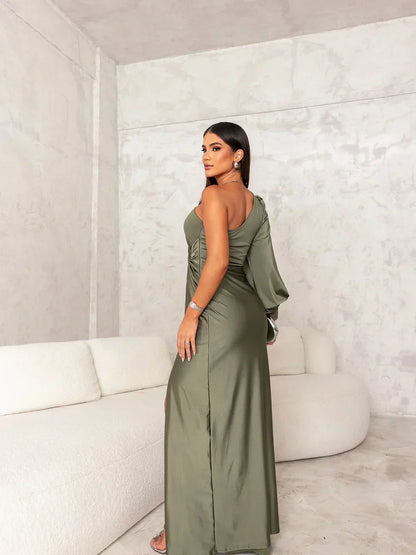 Nolène Satijnen Asymmetrische Avondjurk met Elegante Flair